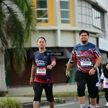 Runner Photo 7915658