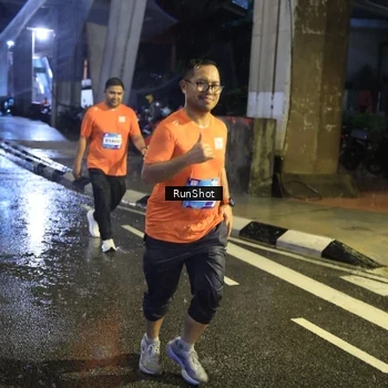 Runner Photo 7915665