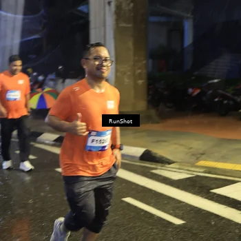 Runner Photo 7915668