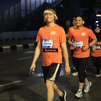 Runner Photo 7915998