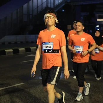 Runner Photo 7916017