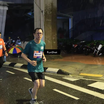 Runner Photo 7916035