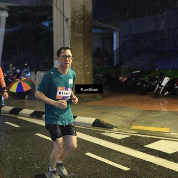Runner Photo 7916037