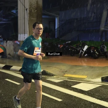 Runner Photo 7916052