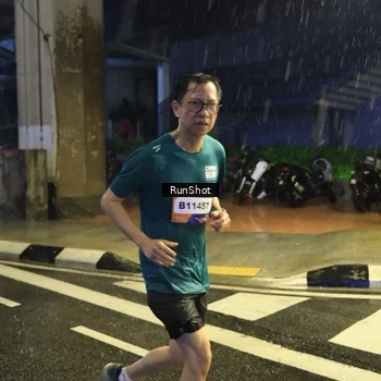 Runner Photo 7916060