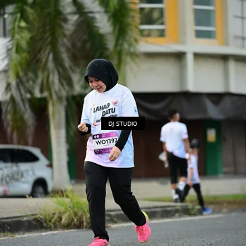 Runner Photo 7916095