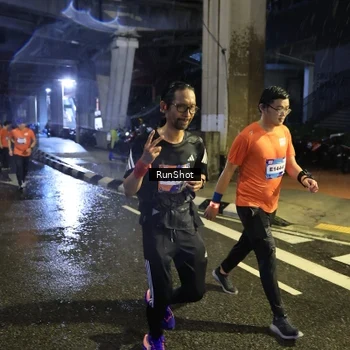 Runner Photo 7916101