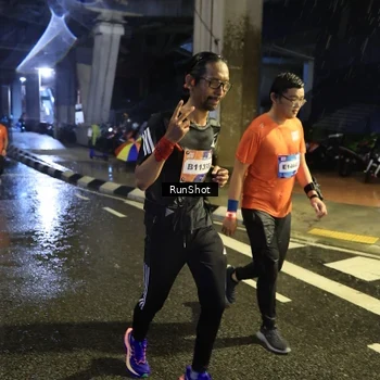 Runner Photo 7916109