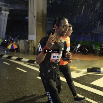 Runner Photo 7916124