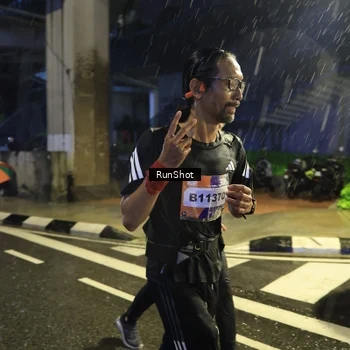 Runner Photo 7916133