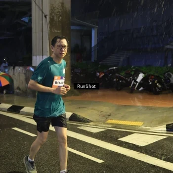 Runner Photo 7916140