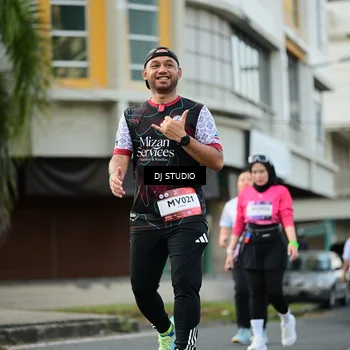 Runner Photo 7916146