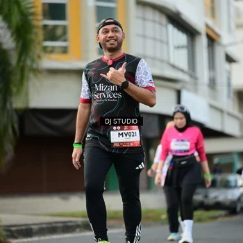 Runner Photo 7916149