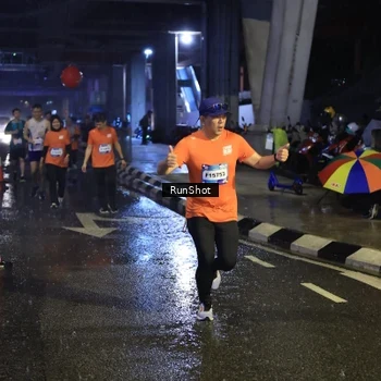 Runner Photo 7916152