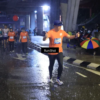Runner Photo 7916161