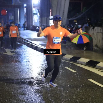 Runner Photo 7916167