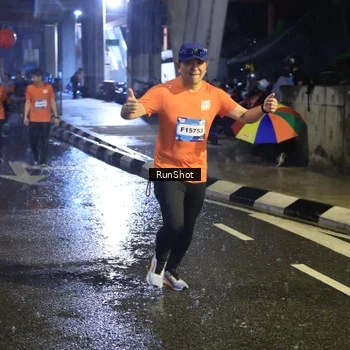 Runner Photo 7916170