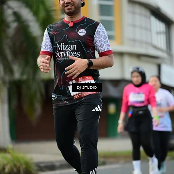 Runner Photo 7916173