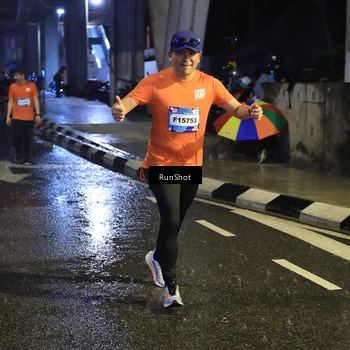 Runner Photo 7916180