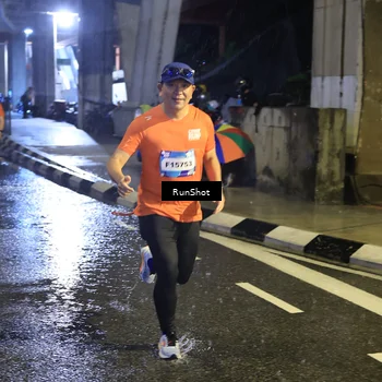 Runner Photo 7916186