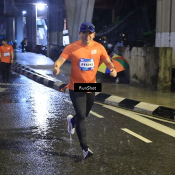 Runner Photo 7916190