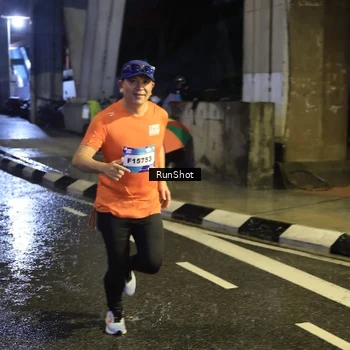 Runner Photo 7916195