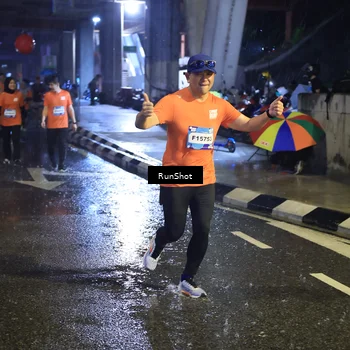 Runner Photo 7916207