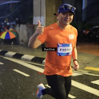 Runner Photo 7916221