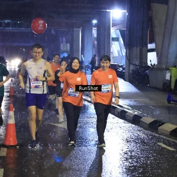 Runner Photo 7916243