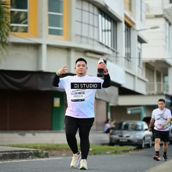 Runner Photo 7916245