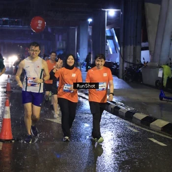 Runner Photo 7916250