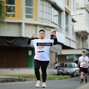 Runner Photo 7916251