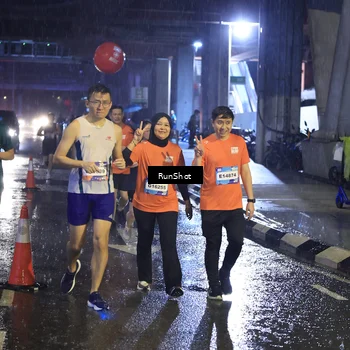 Runner Photo 7916255