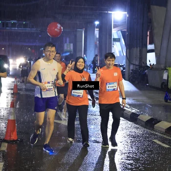 Runner Photo 7916257