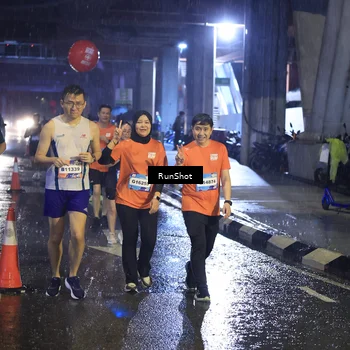 Runner Photo 7916266