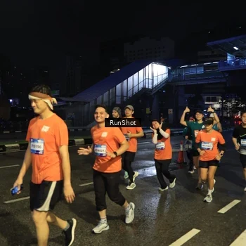 Runner Photo 7916272