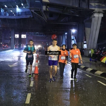 Runner Photo 7916280