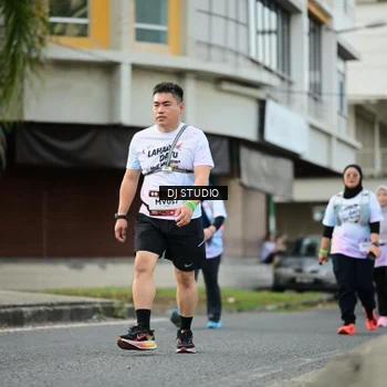 Runner Photo 7916282