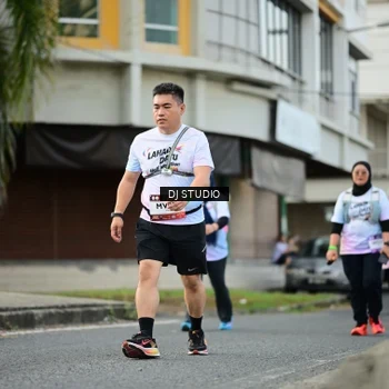 Runner Photo 7916284