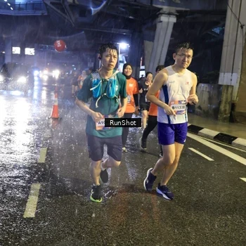 Runner Photo 7916333