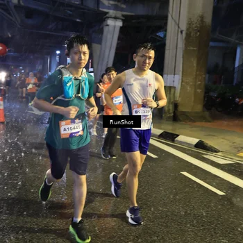 Runner Photo 7916335