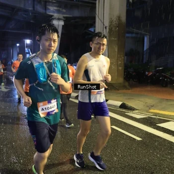 Runner Photo 7916345