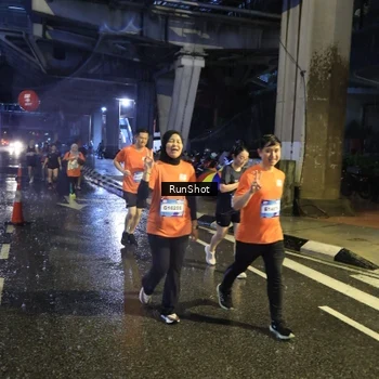 Runner Photo 7916352