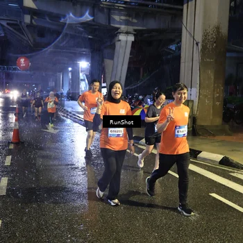 Runner Photo 7916354