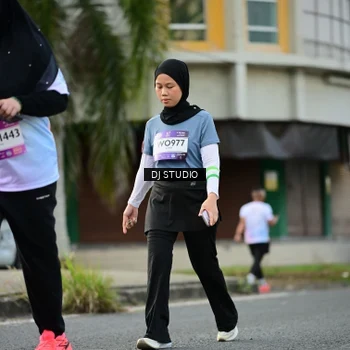Runner Photo 7916458