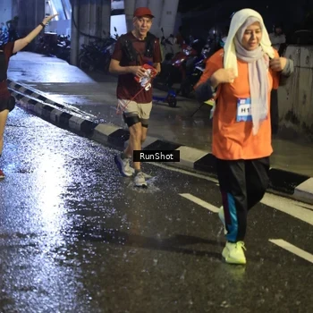 Runner Photo 7916463