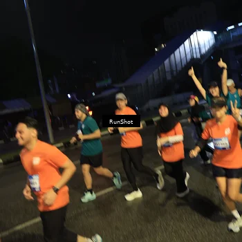 Runner Photo 7916498