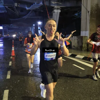 Runner Photo 7916528