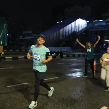 Runner Photo 7916536