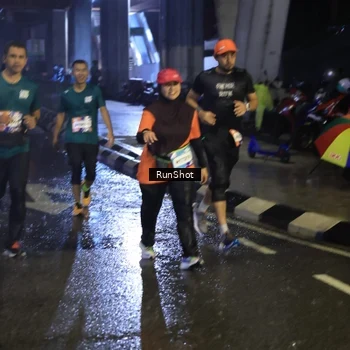 Runner Photo 7916638